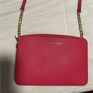 Hot pink micheal kors crossbody